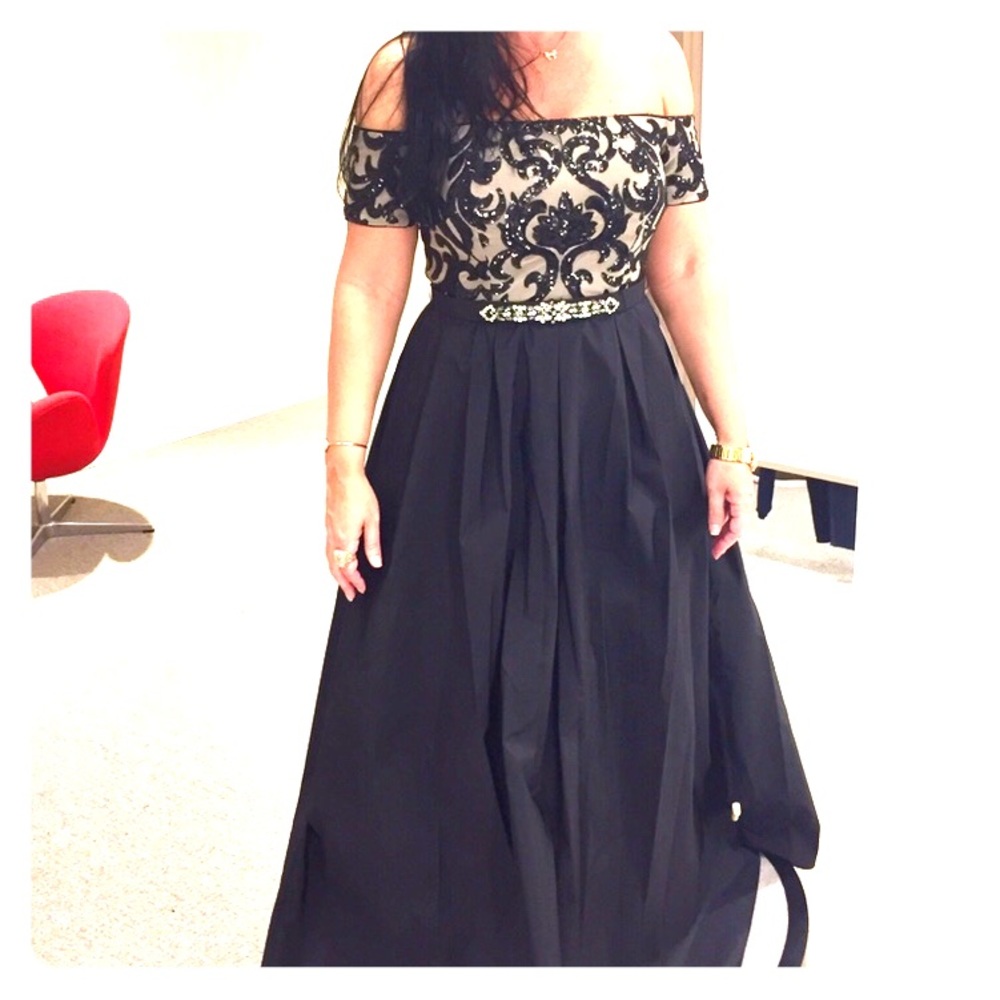 Vince Camuto Black formal dress